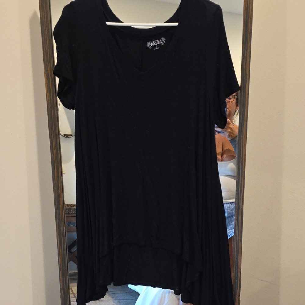 Black V-Neck Short Sleeve Top